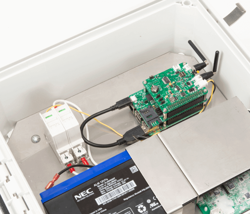 Pi-field - ラズベリーパイ屋外稼働キット - ラズパイ4G通信電源不要